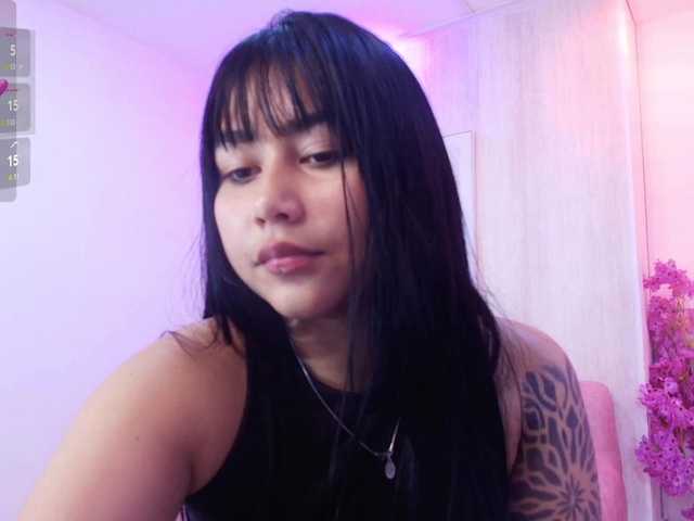 Carolina-cherry online show from August 2, 6:15 pm