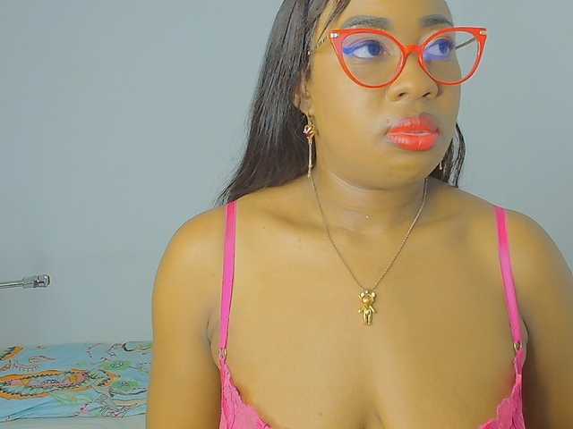 CaseyMoons online show from August 8, 10:48 am