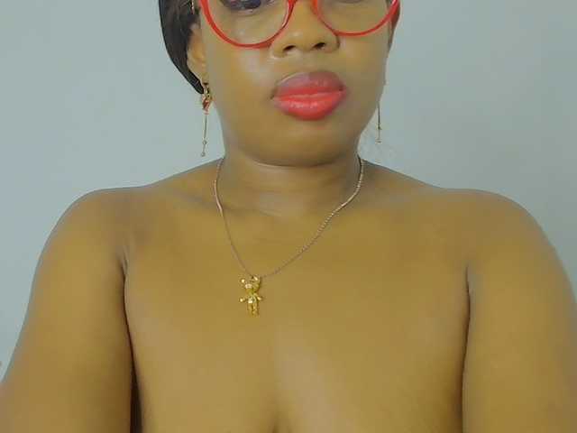 CaseyMoons online show from August 8, 5:46 pm
