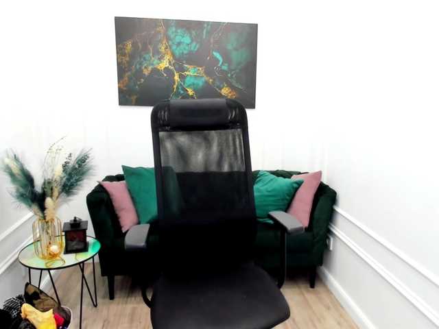 CaseyTerini online show from July 8, 10:19 am