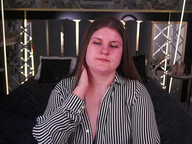CassandraGoldd online show from August 7, 5:57 pm