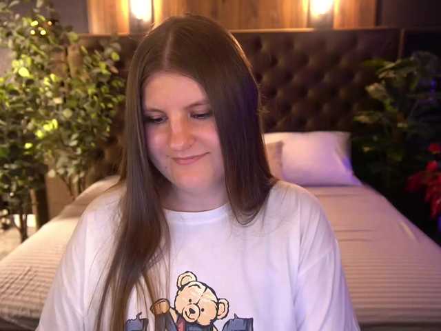 CassandraGoldd online show from August 8, 2:06 pm