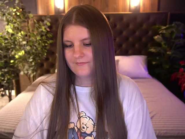 CassandraGoldd online show from August 8, 3:12 pm