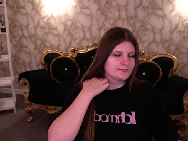 CassandraGoldd online show from August 9, 2:51 pm