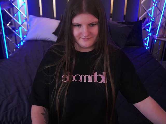 CassandraGoldd online show from August 12, 1:46 pm