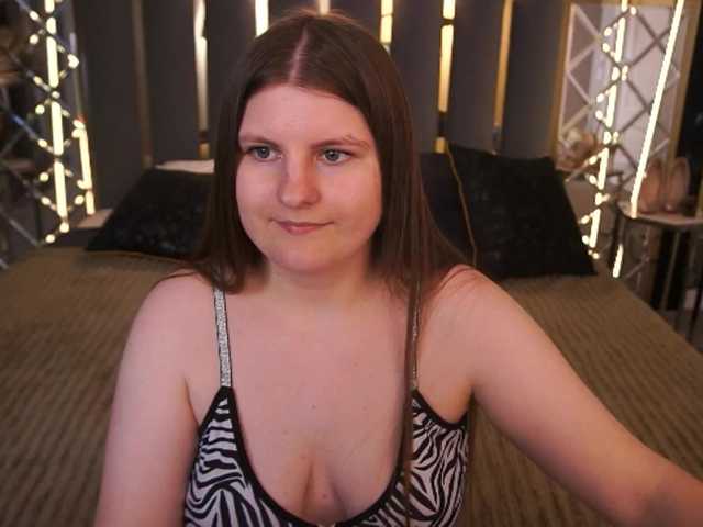 CassandraGoldd online show from August 14, 4:21 pm