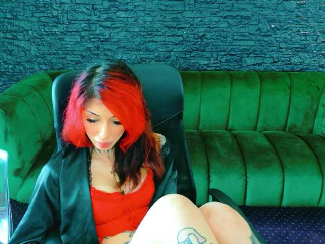 CassyFoxyy online show from August 7, 9:31 am