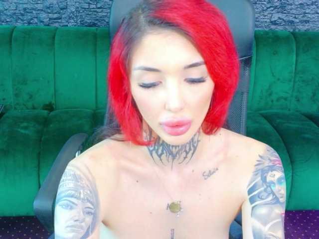 CassyFoxyy online show from August 12, 11:12 am