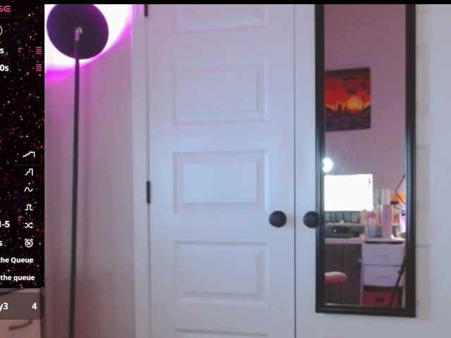 Cateycakes online show from August 10, 3:19 am