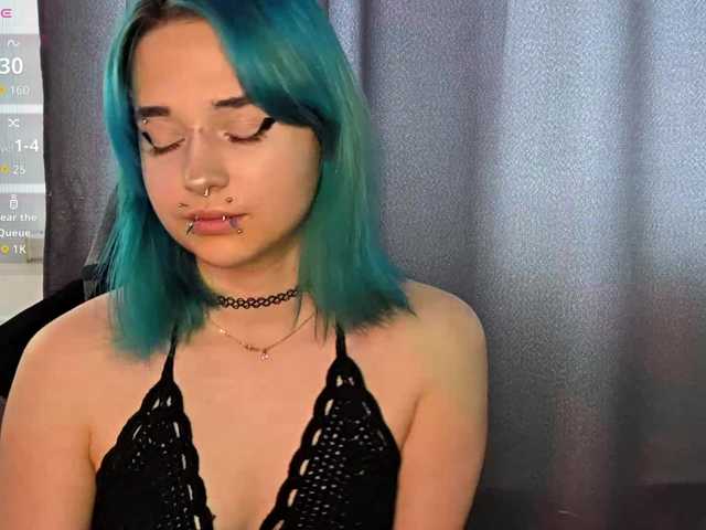 CatherynDowns online show from August 12, 6:49 am