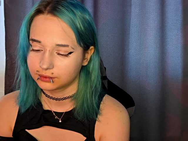 CatherynDowns online show from August 15, 6:39 am