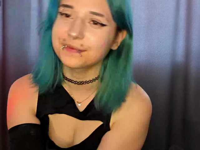 CatherynDowns online show from August 15, 8:51 am