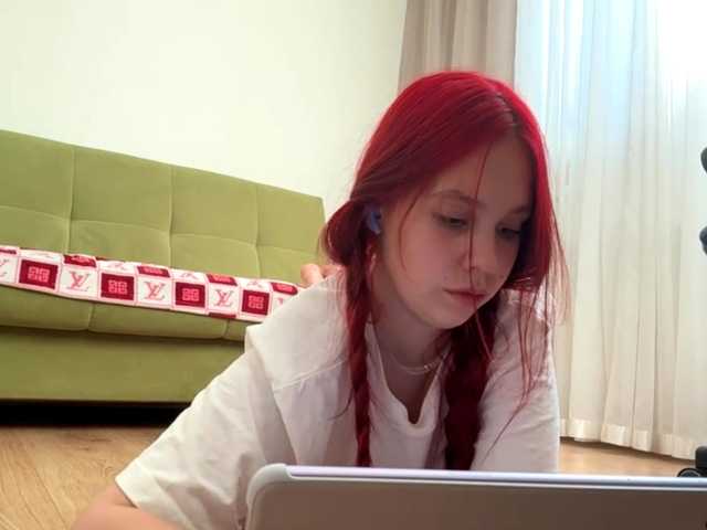 CelenaMile online show from August 9, 3:35 pm