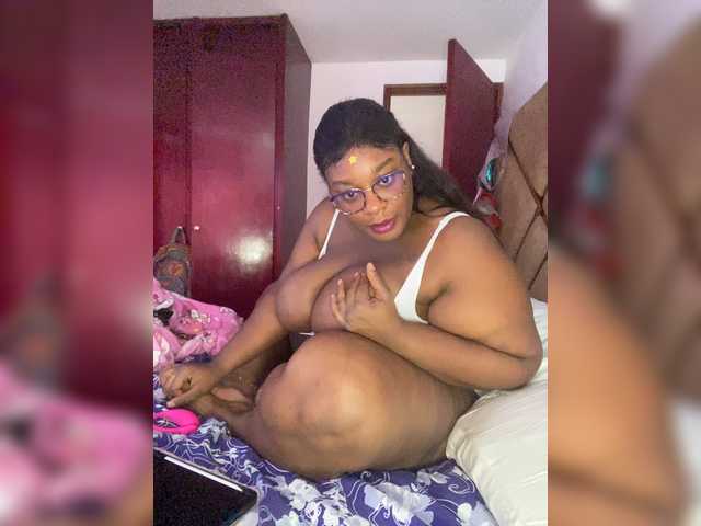 Chantellexoti online show from August 2, 8:05 pm