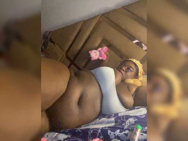 Chantellexoti online show from August 3, 7:04 am