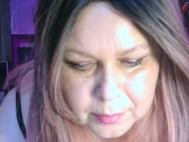 CharleeKendall online show from August 7, 11:54 am