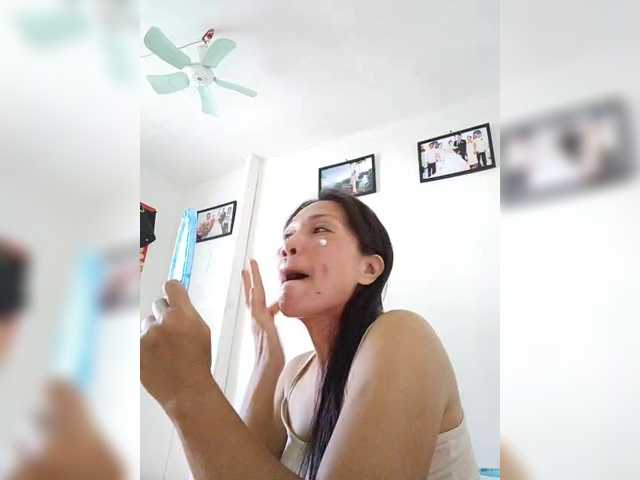 CherrieRose30 online show from April 10, 5:33 am