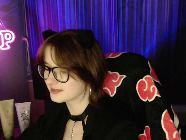 Cherry-Luna online show from August 4, 7:00 pm