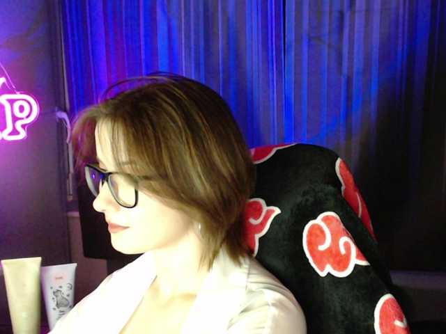 Cherry-Luna online show from August 6, 7:13 pm