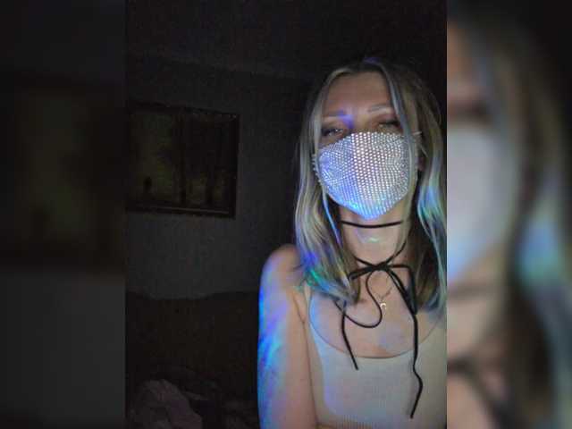 CherryAghora online show from February 24, 9:34 pm