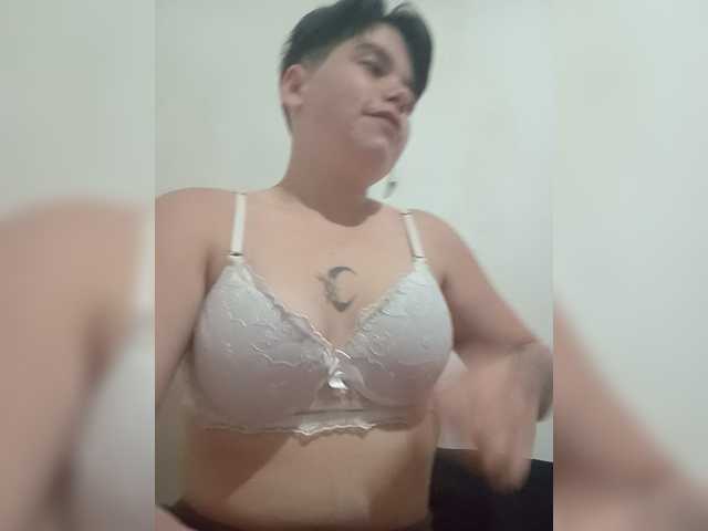 ChicaLatinaBR online show from August 12, 2:25 am