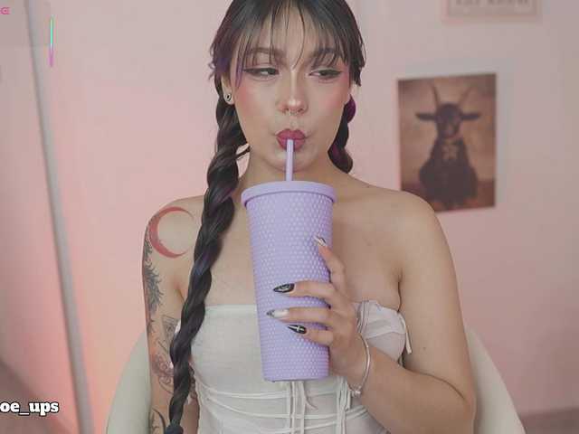 ChloeEvans online show from July 7, 5:55 am