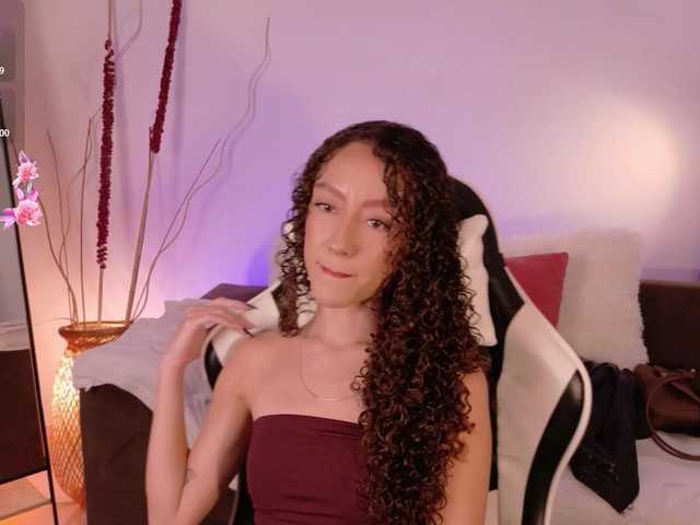ChloeMoreti online show from July 28, 10:16 pm