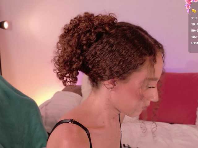ChloeMoreti online show from July 30, 1:51 pm