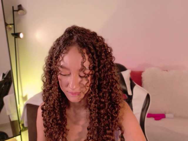 ChloeMoreti online show from August 2, 1:45 am