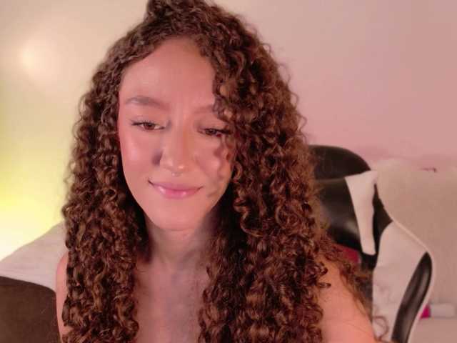 ChloeMoreti online show from August 2, 2:51 am