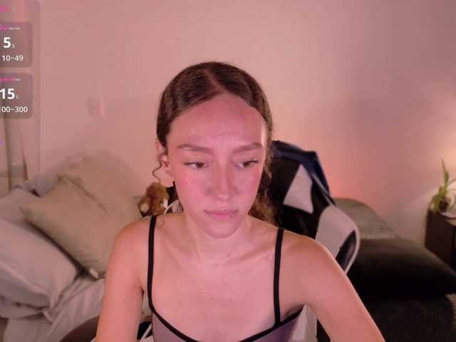 ChloeMoreti online show from August 6, 11:37 pm