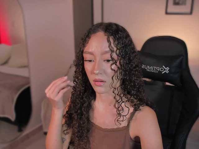 ChloeMoreti online show from August 8, 8:31 pm