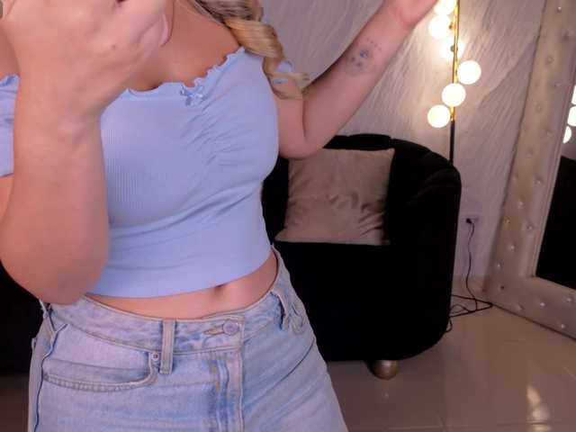 ChloePreston online show from August 5, 11:41 am