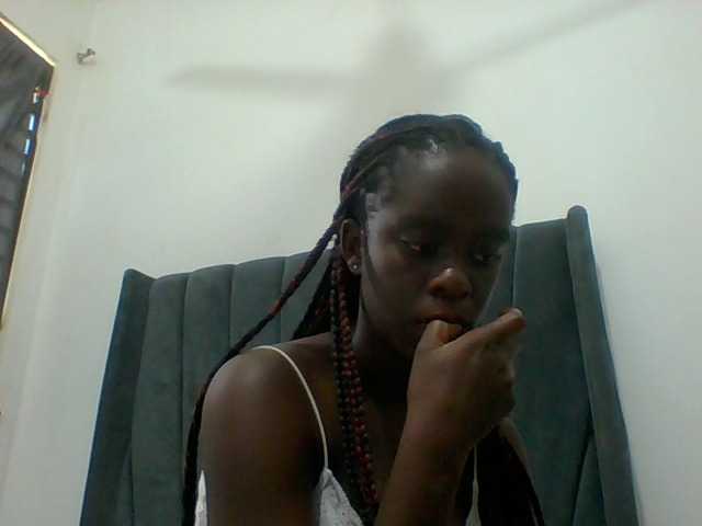 Chocolateaa online show from August 14, 9:46 am
