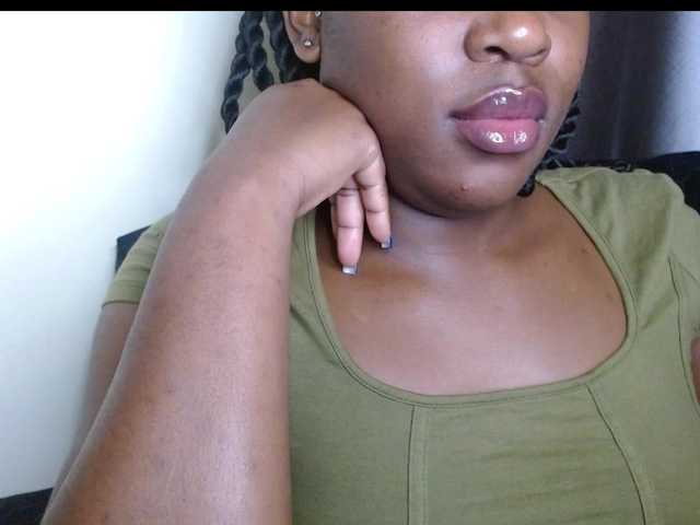Chocolateebony1 online show from April 14, 12:52 am