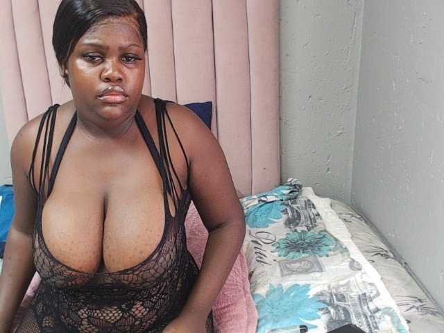 Chocolatemelons01 online show from April 7, 12:43 pm