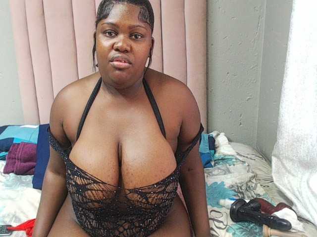 Chocolatemelons01 online show from April 13, 11:24 pm