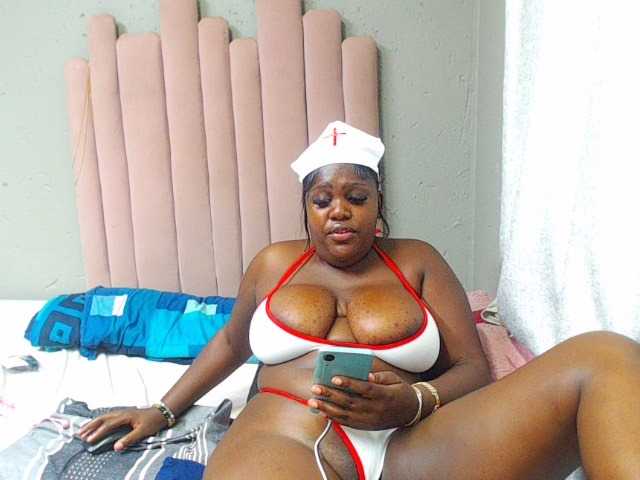 Chocolatemelons01 online show from April 20, 10:48 pm