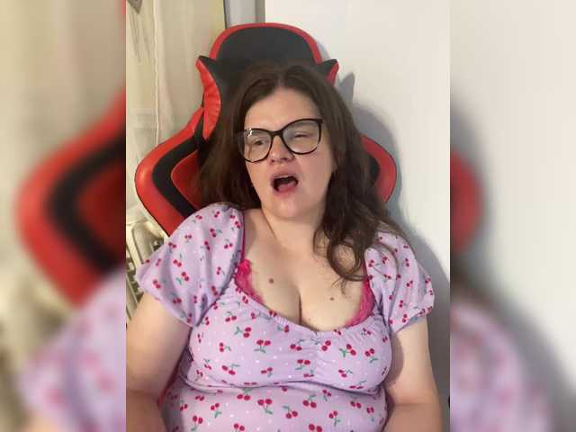 ChubbyBae online show from August 7, 11:32 am