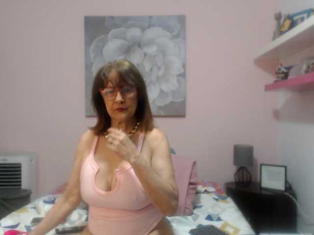 CindyCraw online show from August 7, 4:23 am
