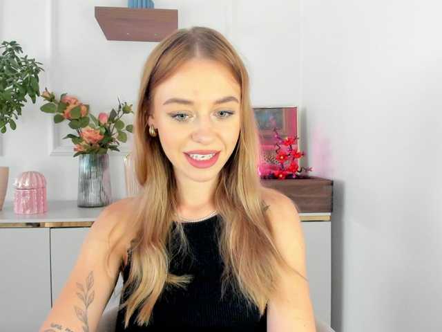CindyGlam online show from July 31, 9:15 am
