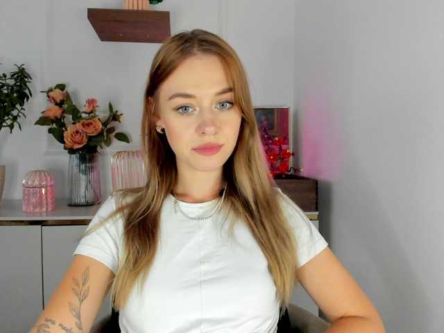 CindyGlam online show from August 6, 9:19 am