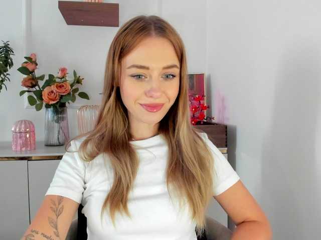 CindyGlam online show from August 10, 9:44 am