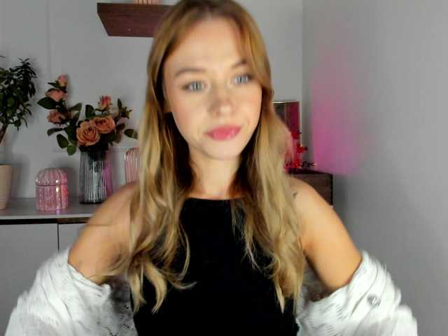 CindyGlam online show from August 17, 5:56 am
