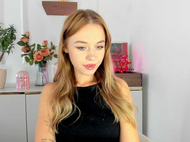 CindyGlam online show from August 17, 1:27 pm