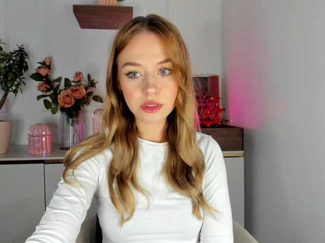 CindyGlam online show from August 18, 5:24 am