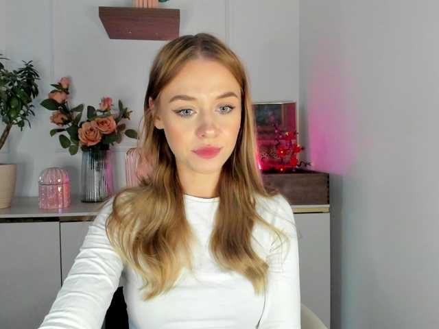 CindyGlam online show from August 18, 7:36 am