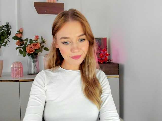 CindyGlam online show from August 18, 10:32 am