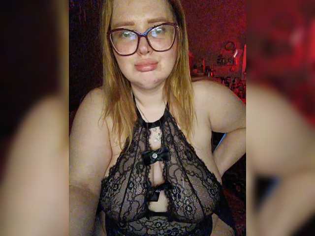 Cinnamon-Bun online show from March 27, 10:05 pm