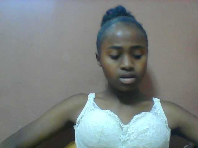 Clarah1 online show from August 14, 6:39 am
